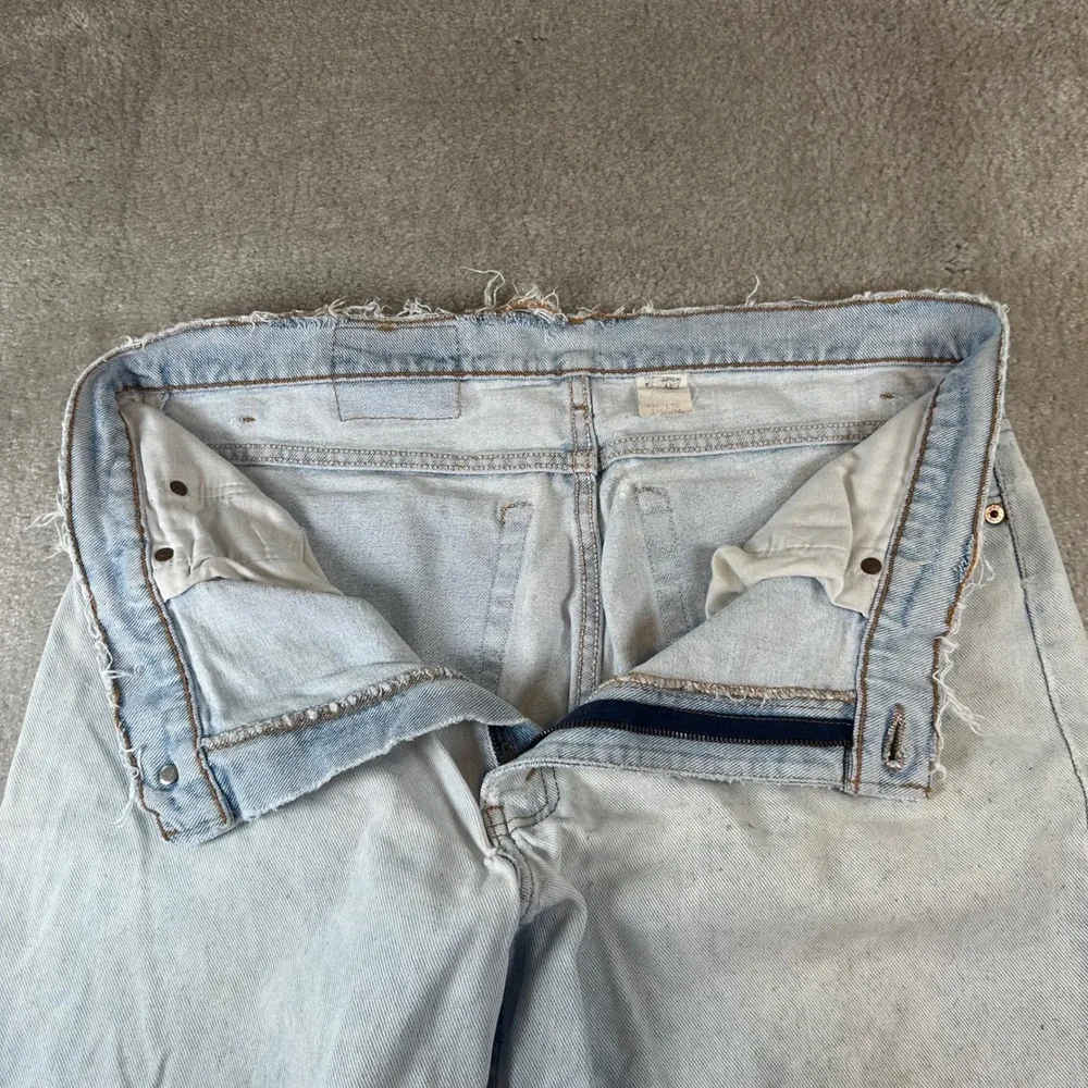 Vintage 90s Levi's 550 Relaxed Fit Jeans Men's‎ 33x30 Light Wash Distressed USA